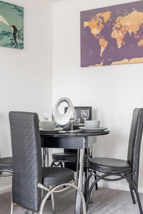 Two Bedroom Flat Near Colchester Hospital With Free Parking And Internet Mile End Екстер'єр фото